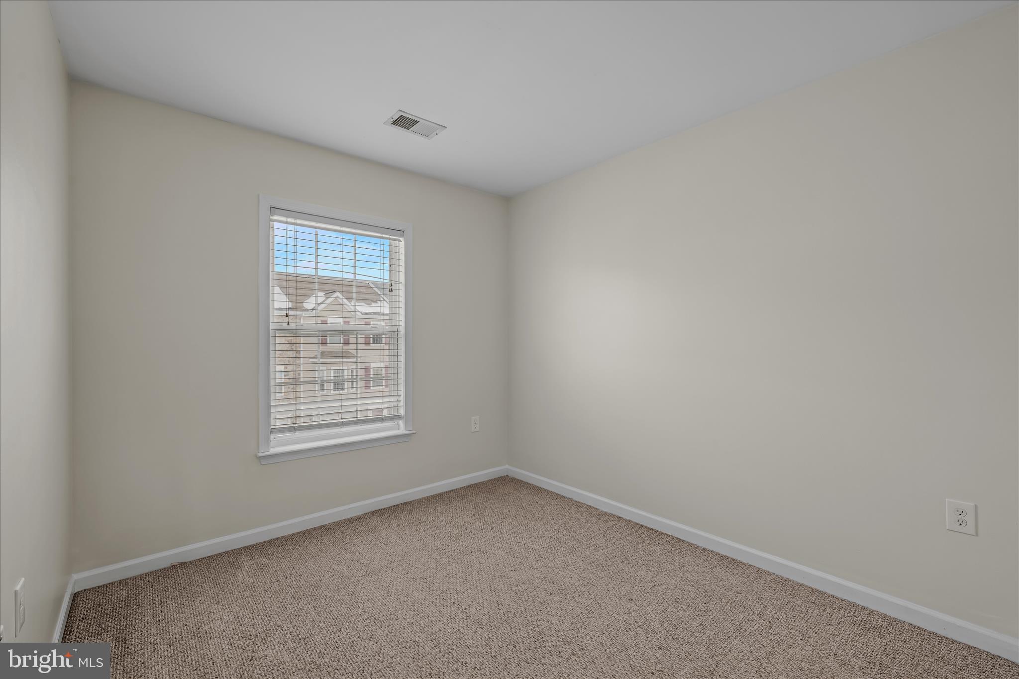 COUNTY GREEN - Residential Lease