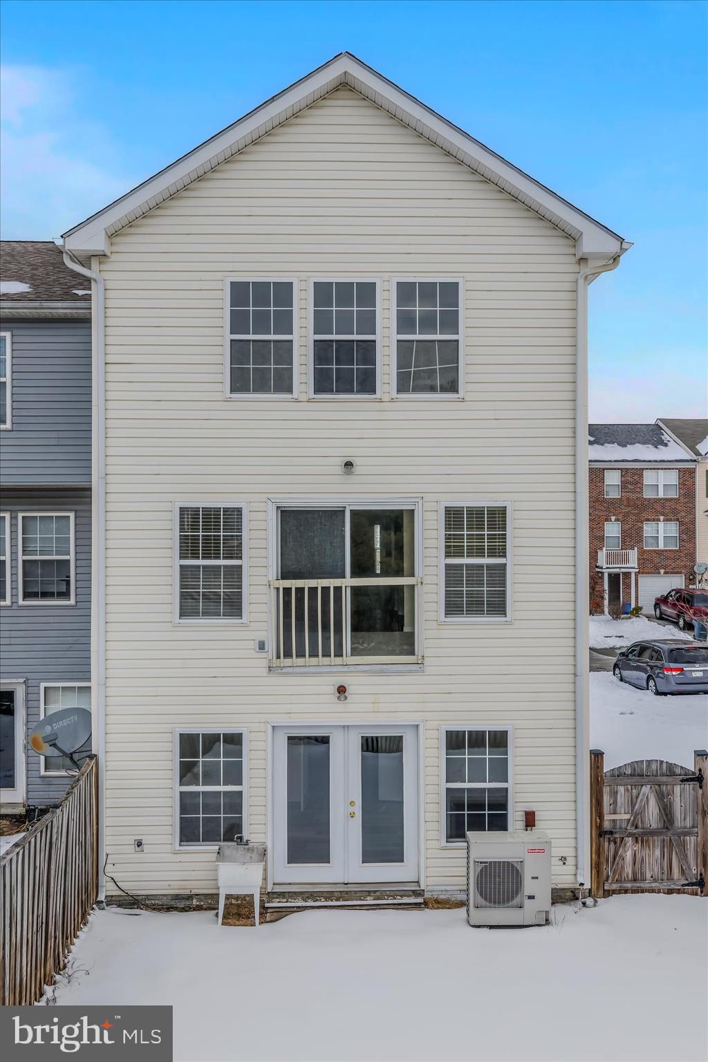 COUNTY GREEN - Residential Lease