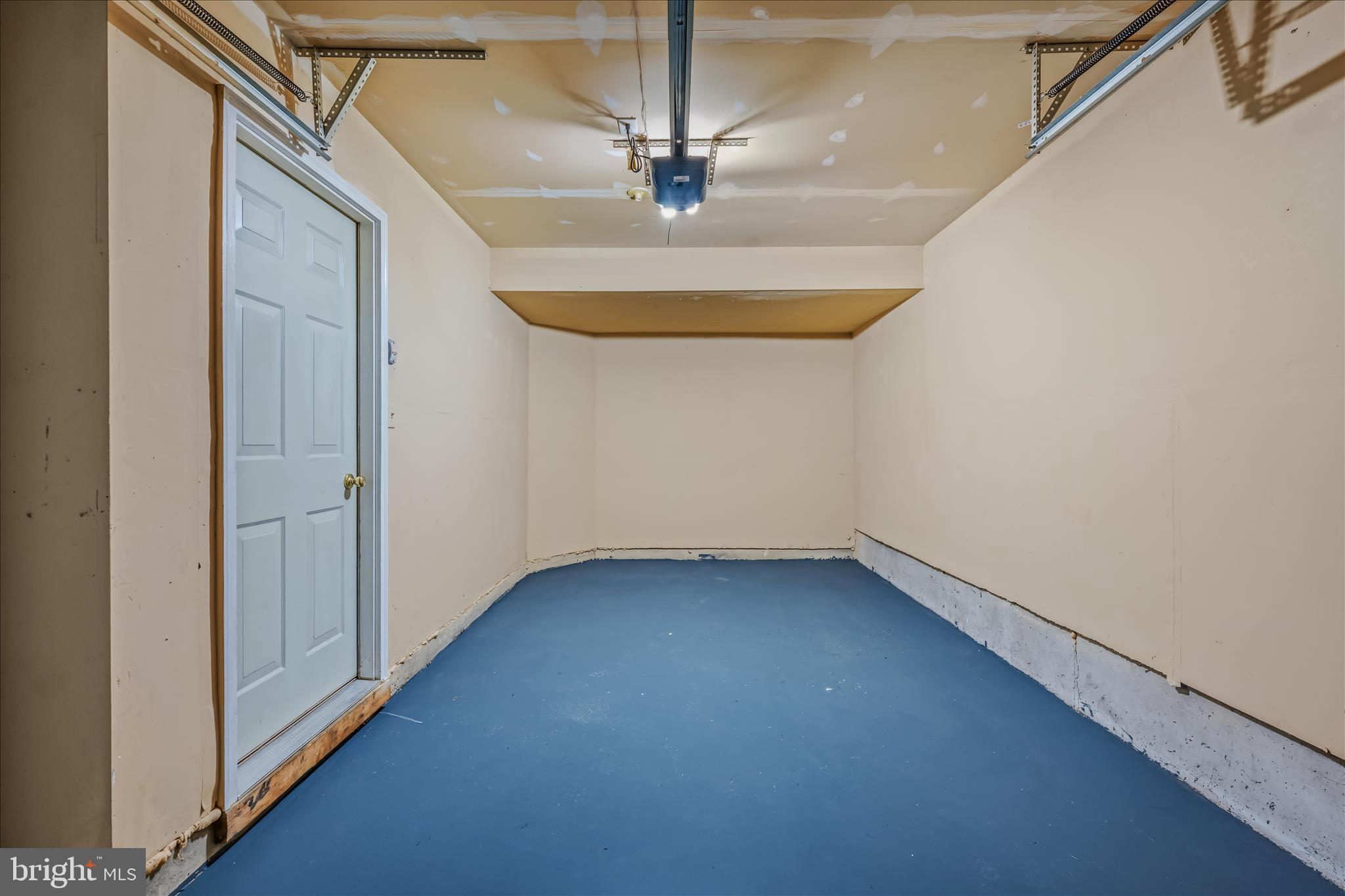 COUNTY GREEN - Residential Lease