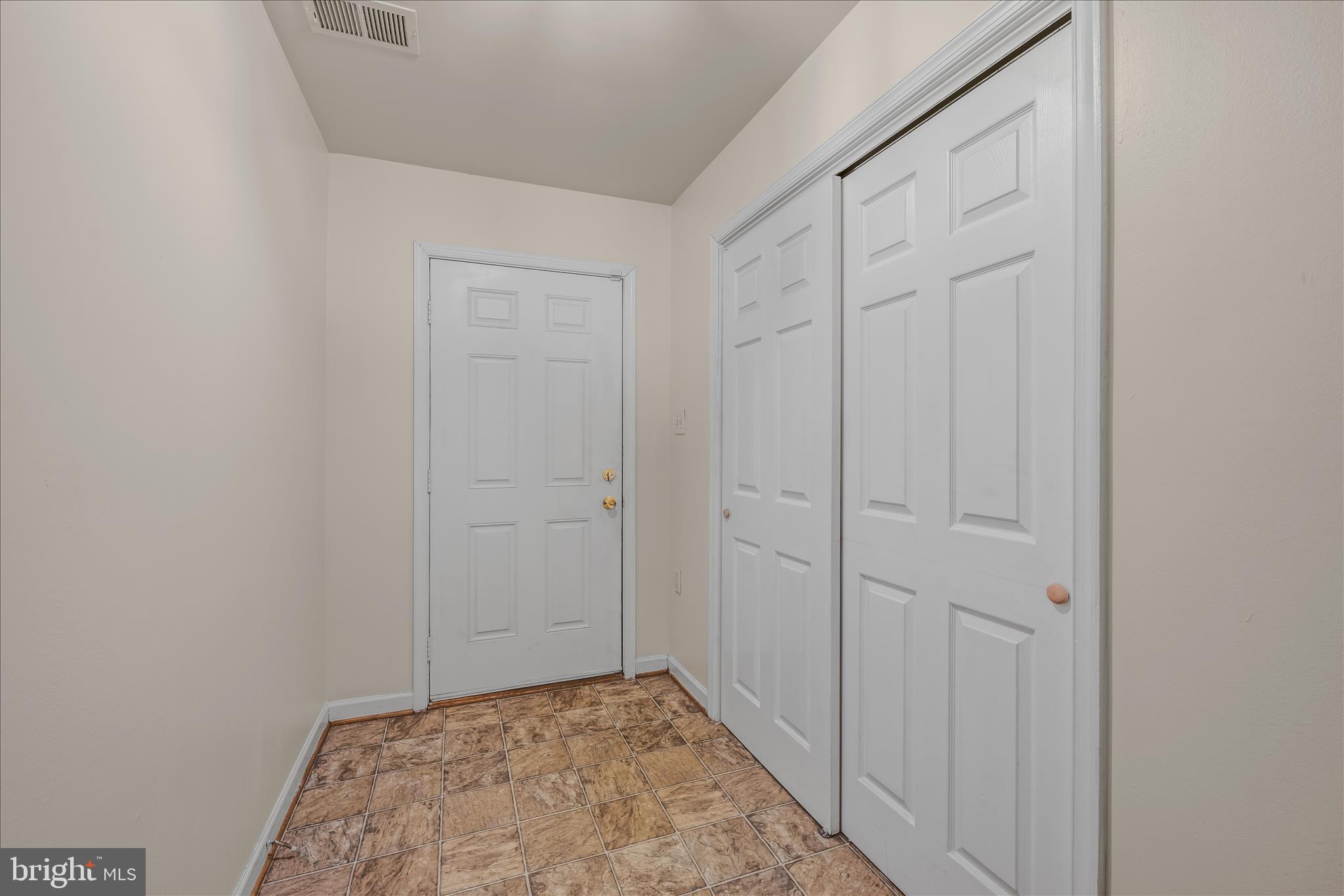 COUNTY GREEN - Residential Lease