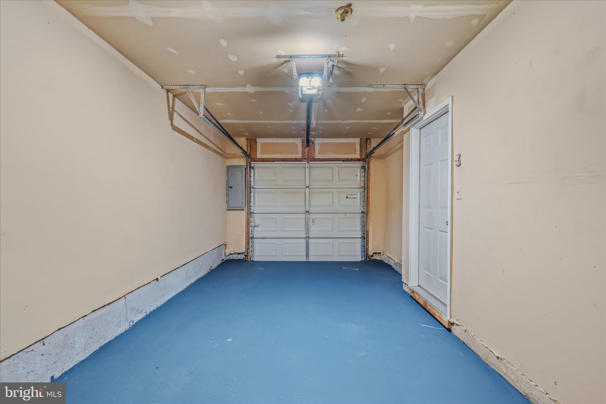 COUNTY GREEN - Residential Lease