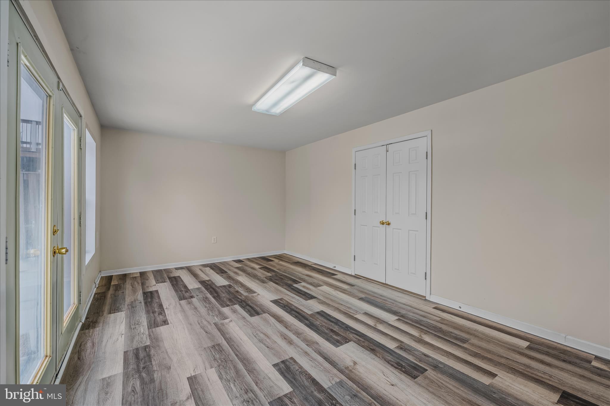 COUNTY GREEN - Residential Lease