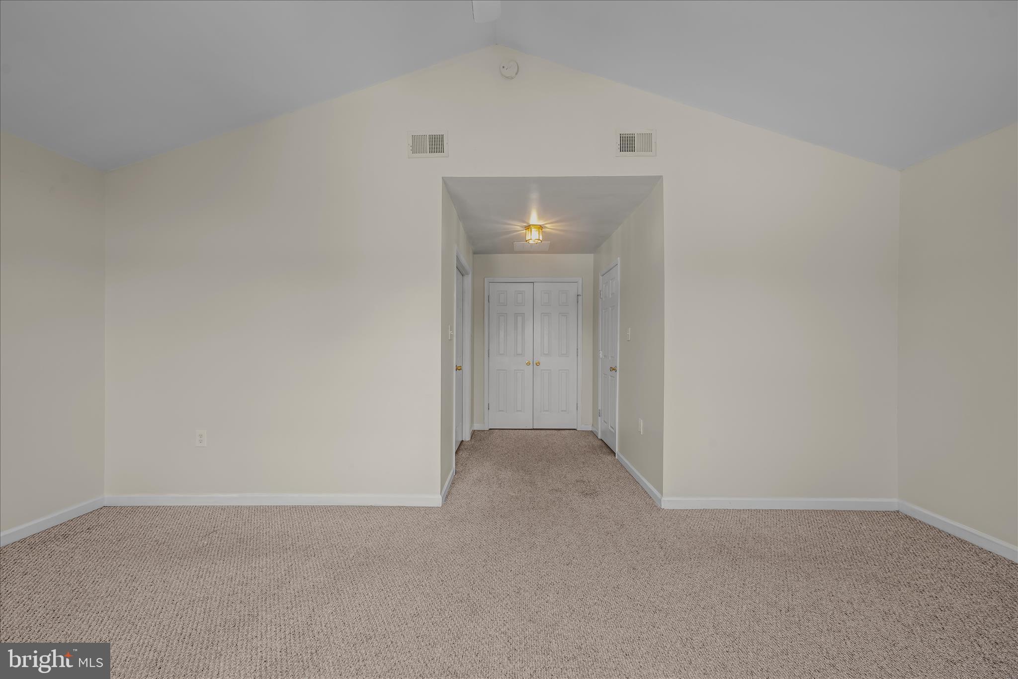 COUNTY GREEN - Residential Lease