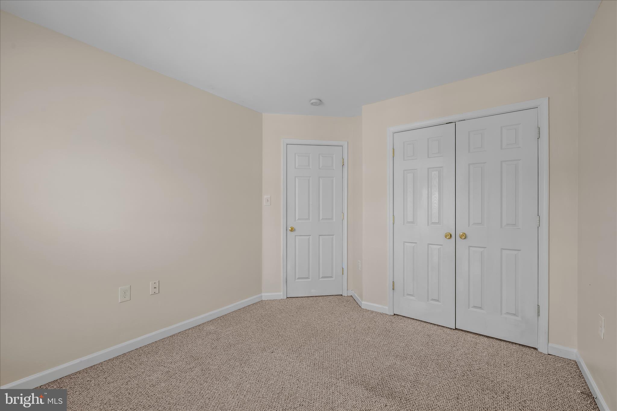 COUNTY GREEN - Residential Lease