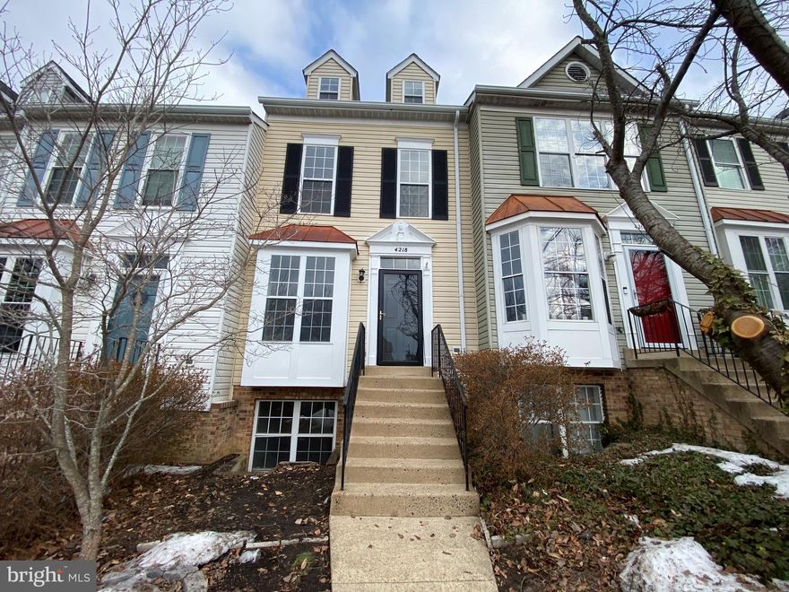 Well-Maintained 3 Level Townhouse with Loft offering a Spacious and Functional Layout. Features include a Cozy Gas Fireplace, Open Loft Area, Skylights, Vaulted Ceilings, Finished Basement, Spacious Kitchen and Generously Sized Bedrooms. Enjoy a Fenced Backyard Perfect for Relaxing or Hosting Guests. Great Opportunity for Buyers Looking to Add Cosmetic Updates and Personal Touches. Exceptional Potential in a Desirable Area Close to Schools, Shopping, Commuter Routes, Much More. Sold As-Is.