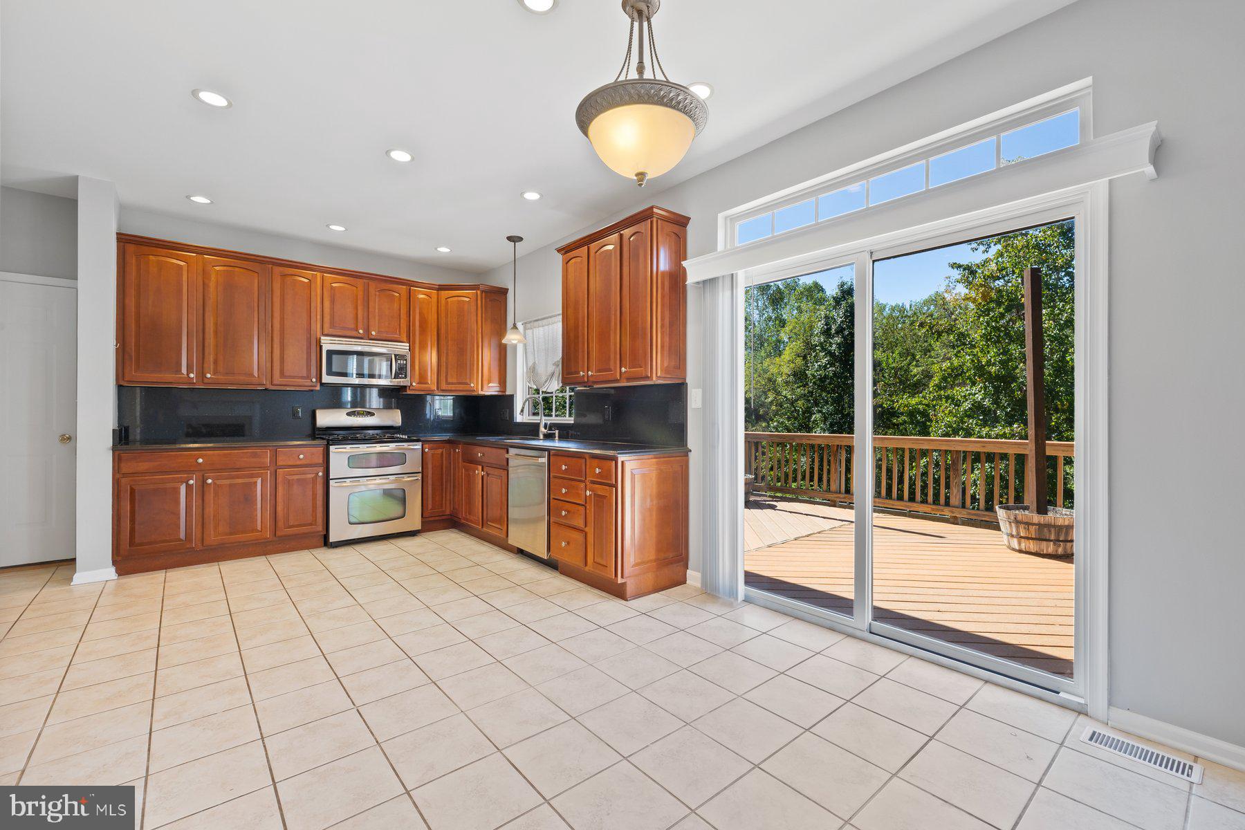 WAYSIDE VILLAGE - Residential