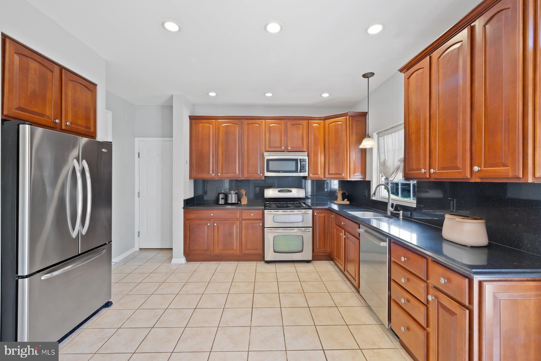 WAYSIDE VILLAGE - Residential