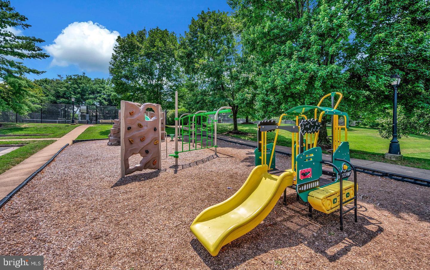 WAYSIDE VILLAGE - Residential