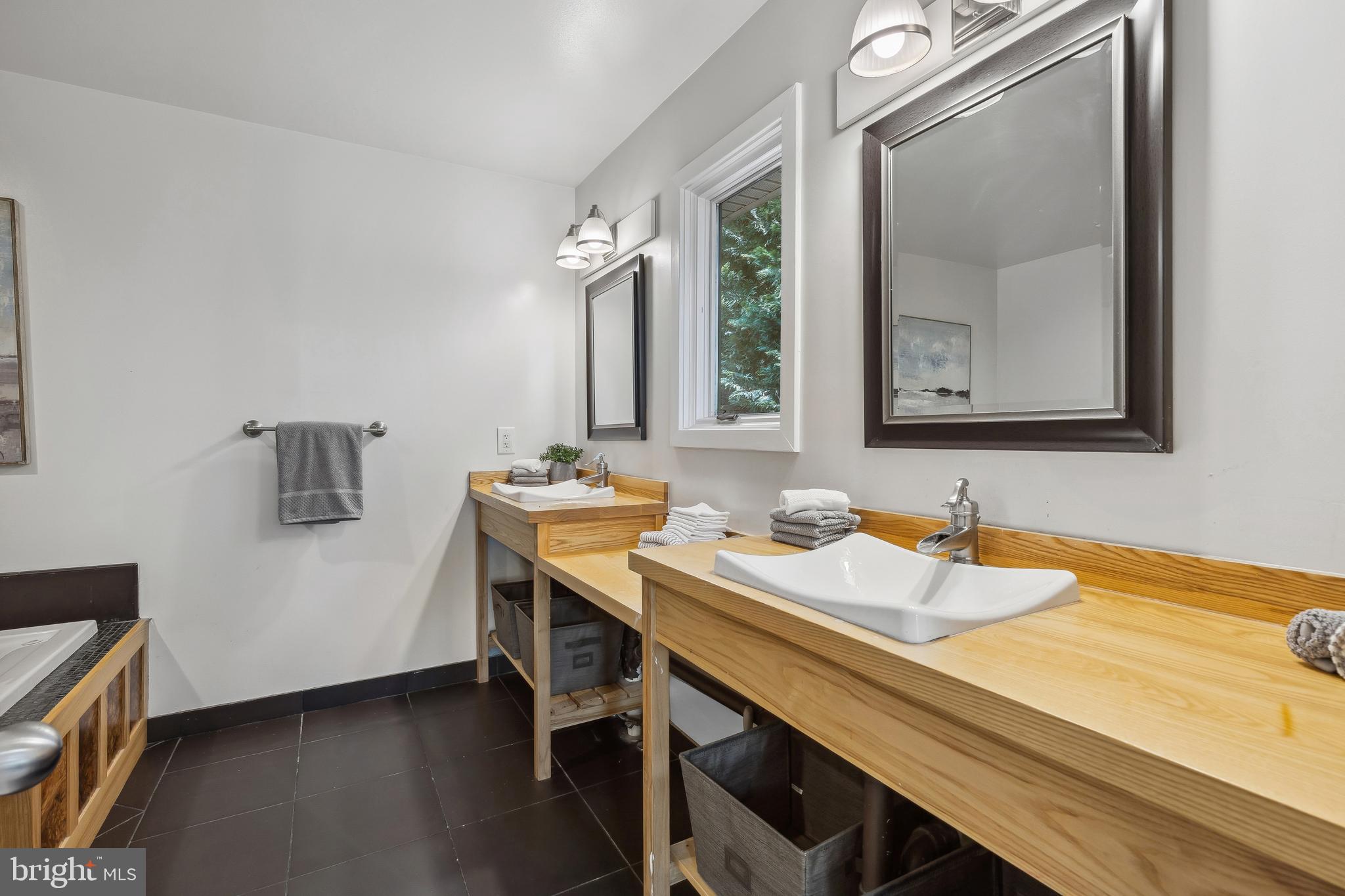 ADMIRAL HEIGHTS - Residential