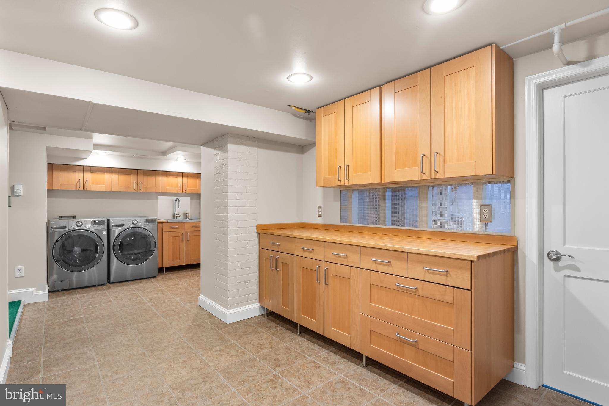 HUNTINGTON TERRACE - Residential