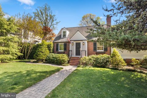 Photo of 5624 Madison Street, BETHESDA, MD 20817 (MLS # MDMC2222840)