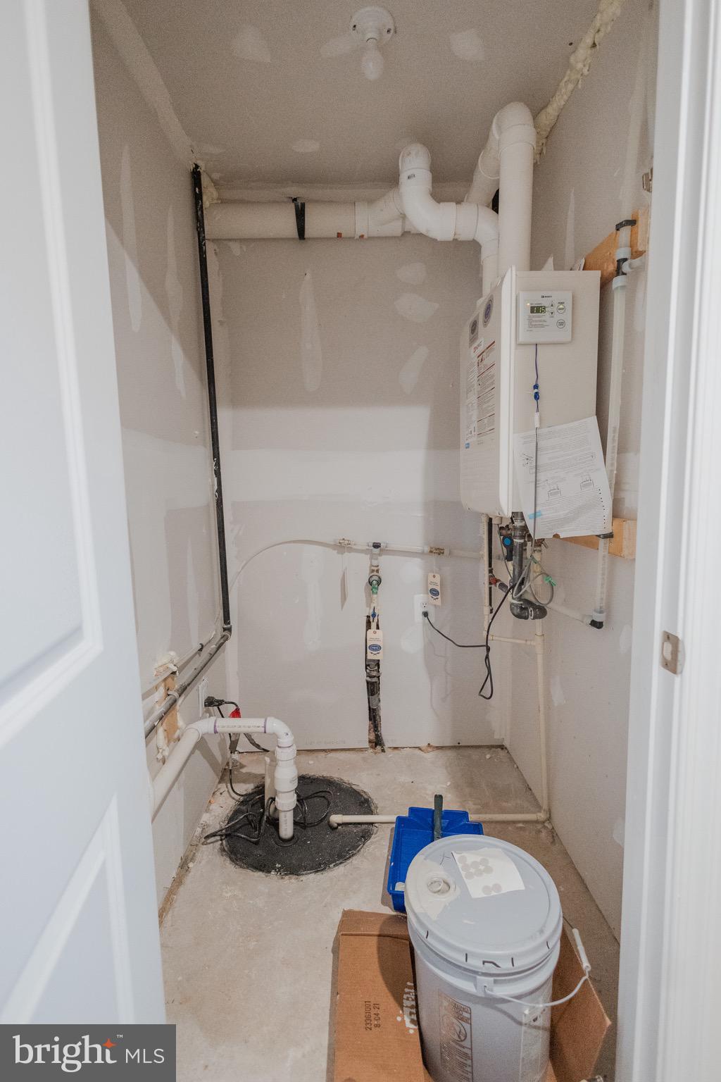 THE LAKES AT MARTINSBURG - Residential