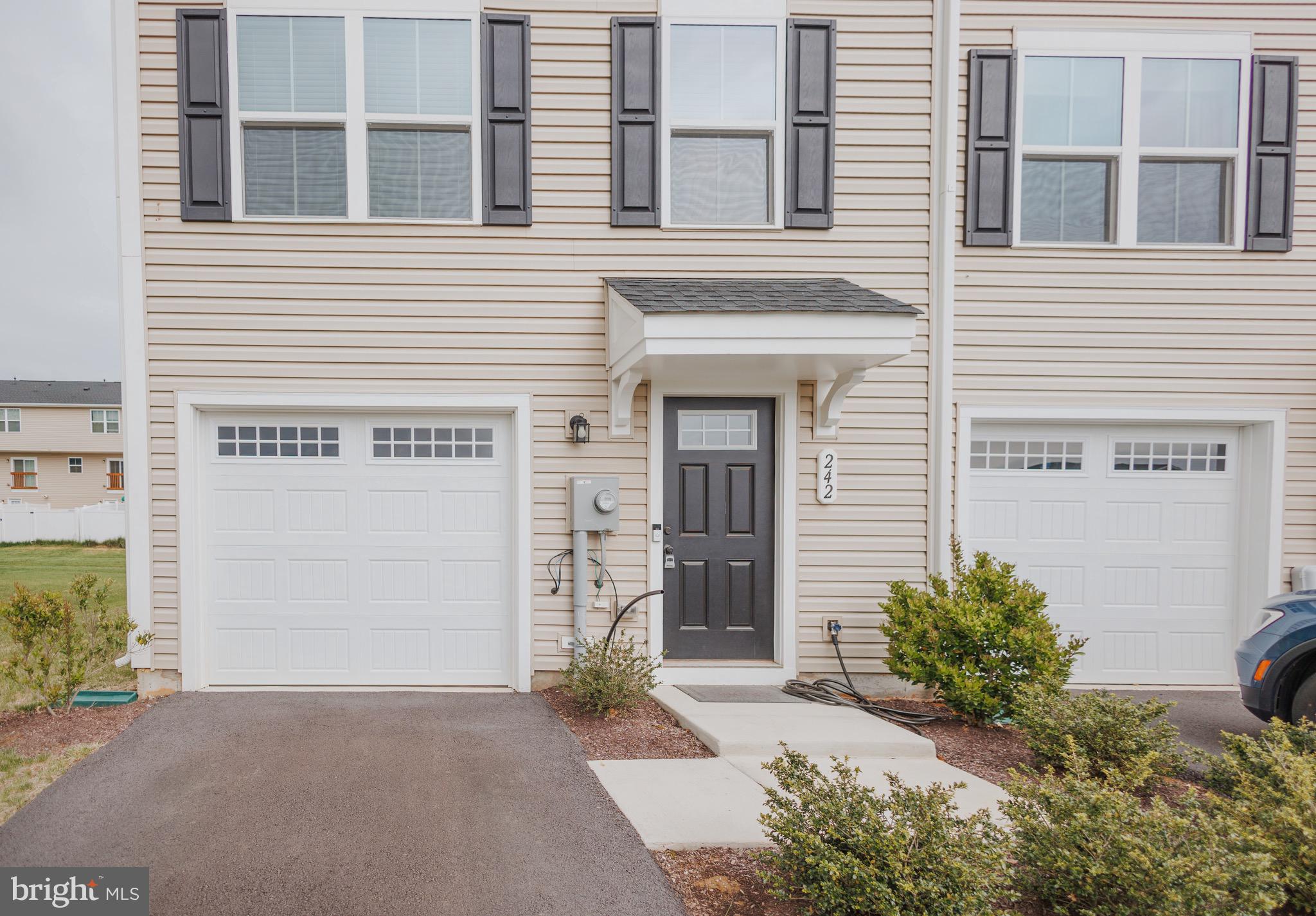 THE LAKES AT MARTINSBURG - Residential