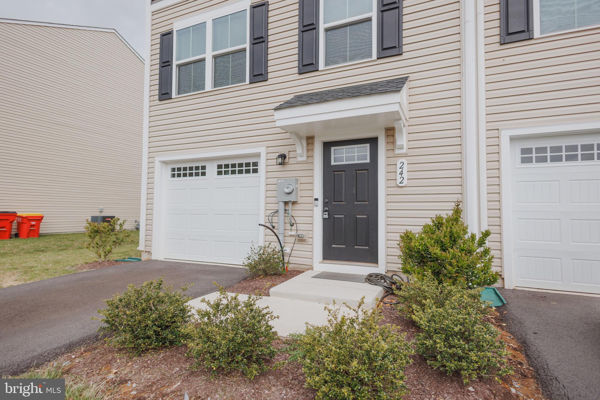 THE LAKES AT MARTINSBURG - Residential