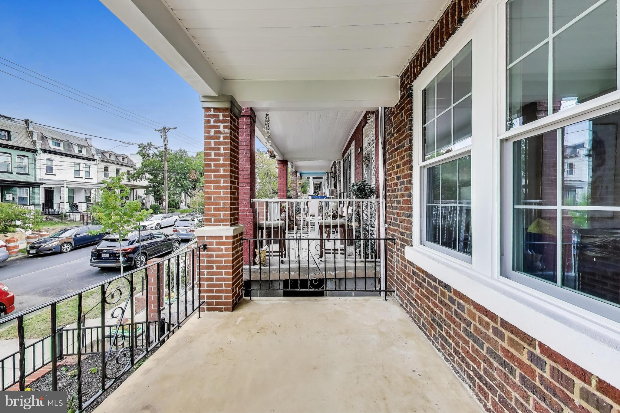 4616 8TH STREET NW