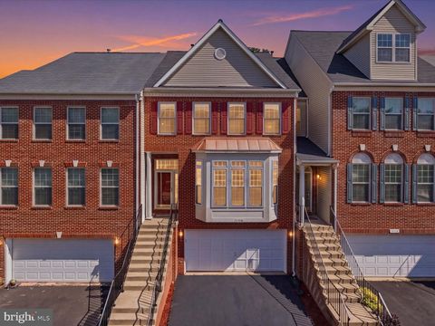 Photo of 13110 Forest Mist Lane, FAIRFAX, VA 22033 (MLS # VAFX2310766)