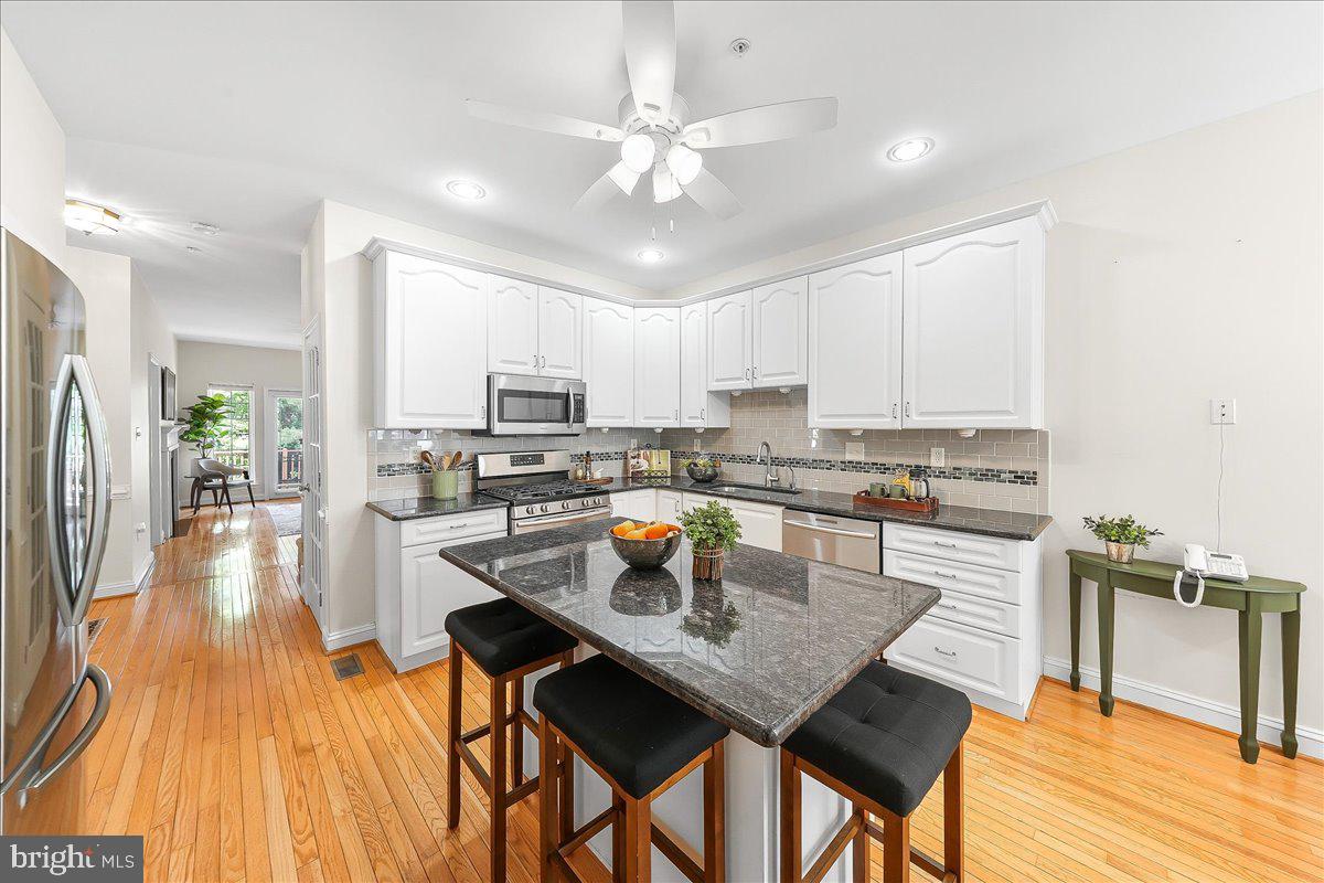 CENTER POINT FARM - Residential