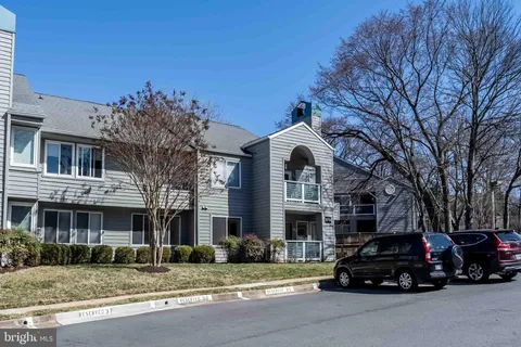 11731 Summerchase Circle, Reston, VA MLS: VAFX2224914