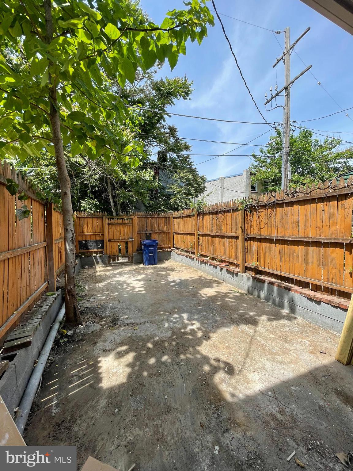 BROADWAY EAST - Residential Lease