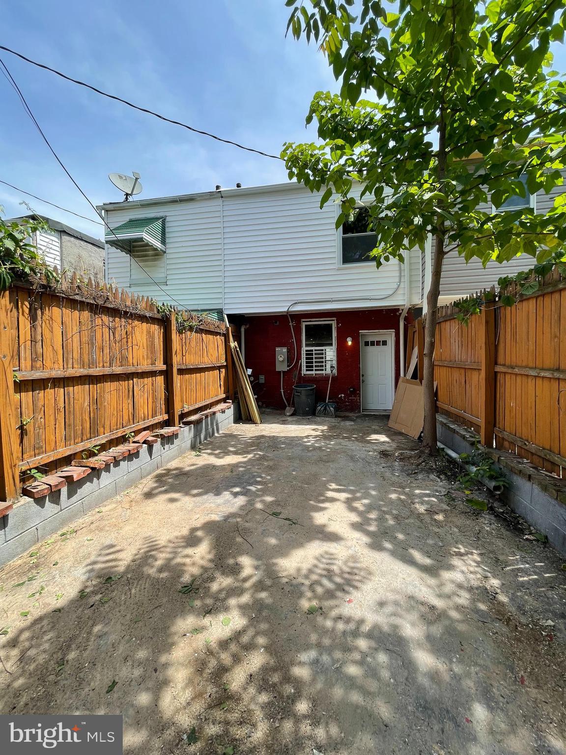 BROADWAY EAST - Residential Lease