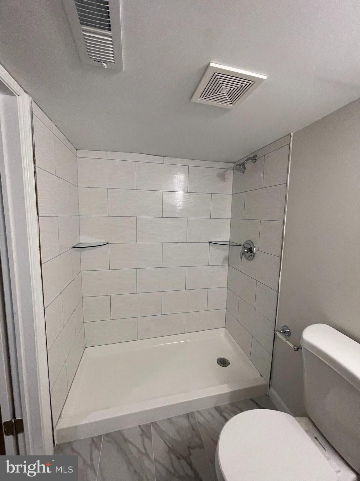 BROADWAY EAST - Residential Lease