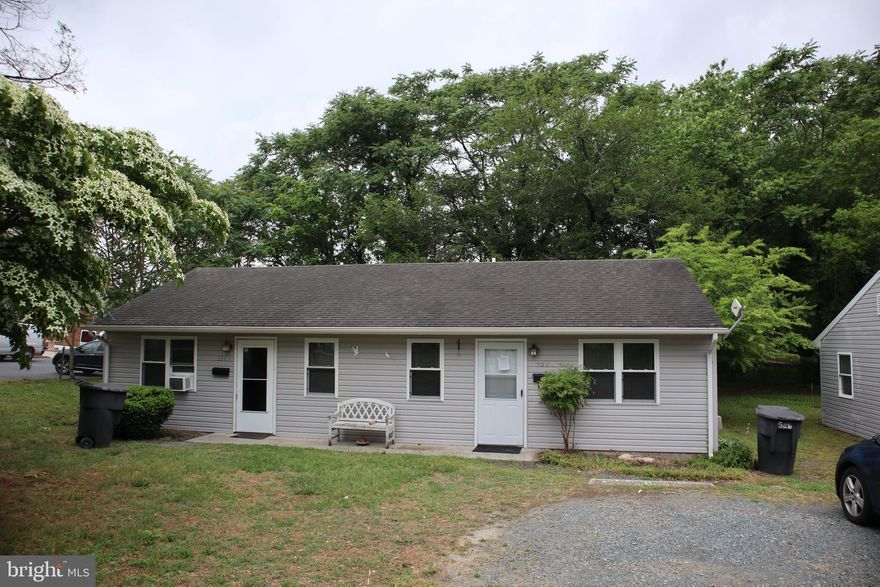 Duplex off Riverside Drive, near Downtown Salisbury and Tidal Health. The unit has one bedroom, a living room, kitchen with dining area, and a full bathroom. Appliances include refrigerator, electric stove, & built-in microwave. Features include a walk-in closet, washer/dryer hook-ups, electric baseboard heat, fresh paint, vinyl windows, and driveway parking. Tenant is responsible for rent, electric, and quarterly water/sewer/trash. Landlord provides lawn care. Available now. MINIMUM APPROVAL REQUIREMENTS: Good rental history, net income 3x rent (or housing voucher), credit score 600, and 7 year criminal background check.