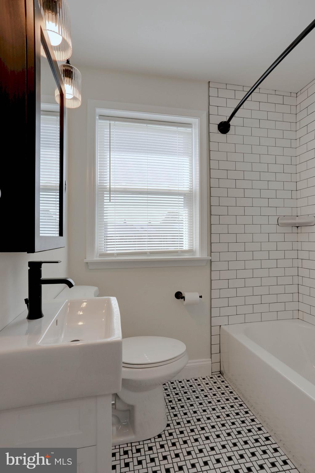 WEST EDMONDALE - Residential