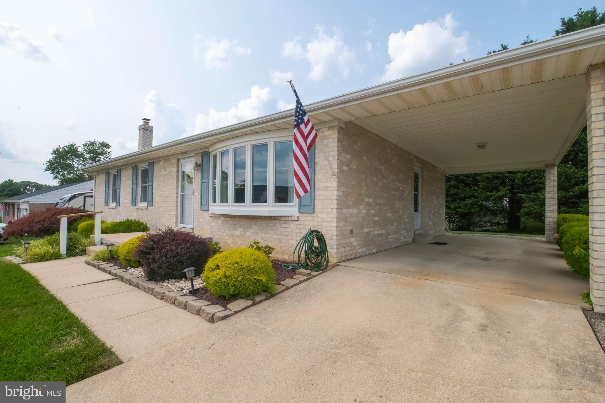 405 MAUSER DRIVE