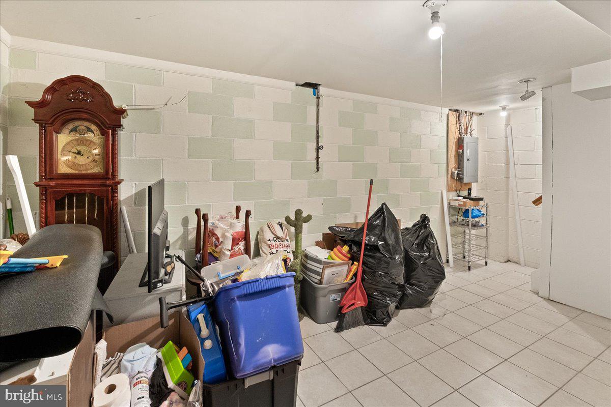 ROLLING MEADOWS - Residential