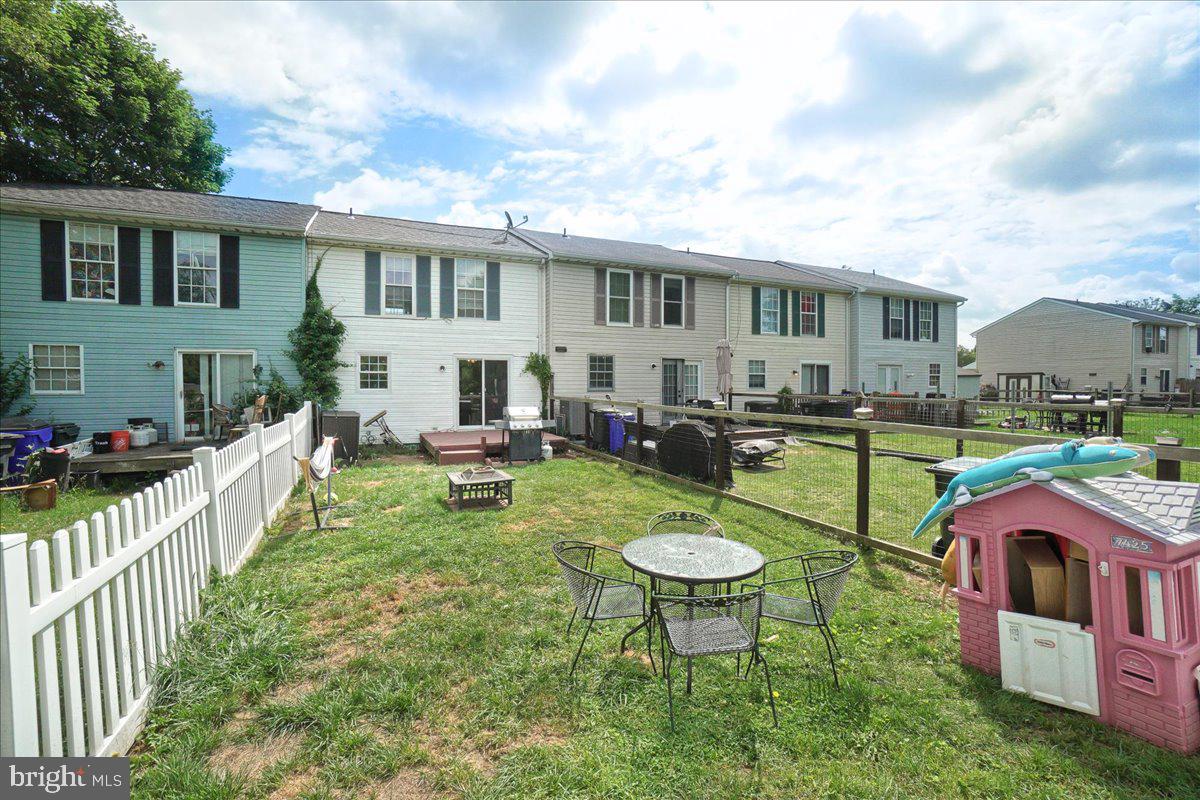 ROLLING MEADOWS - Residential