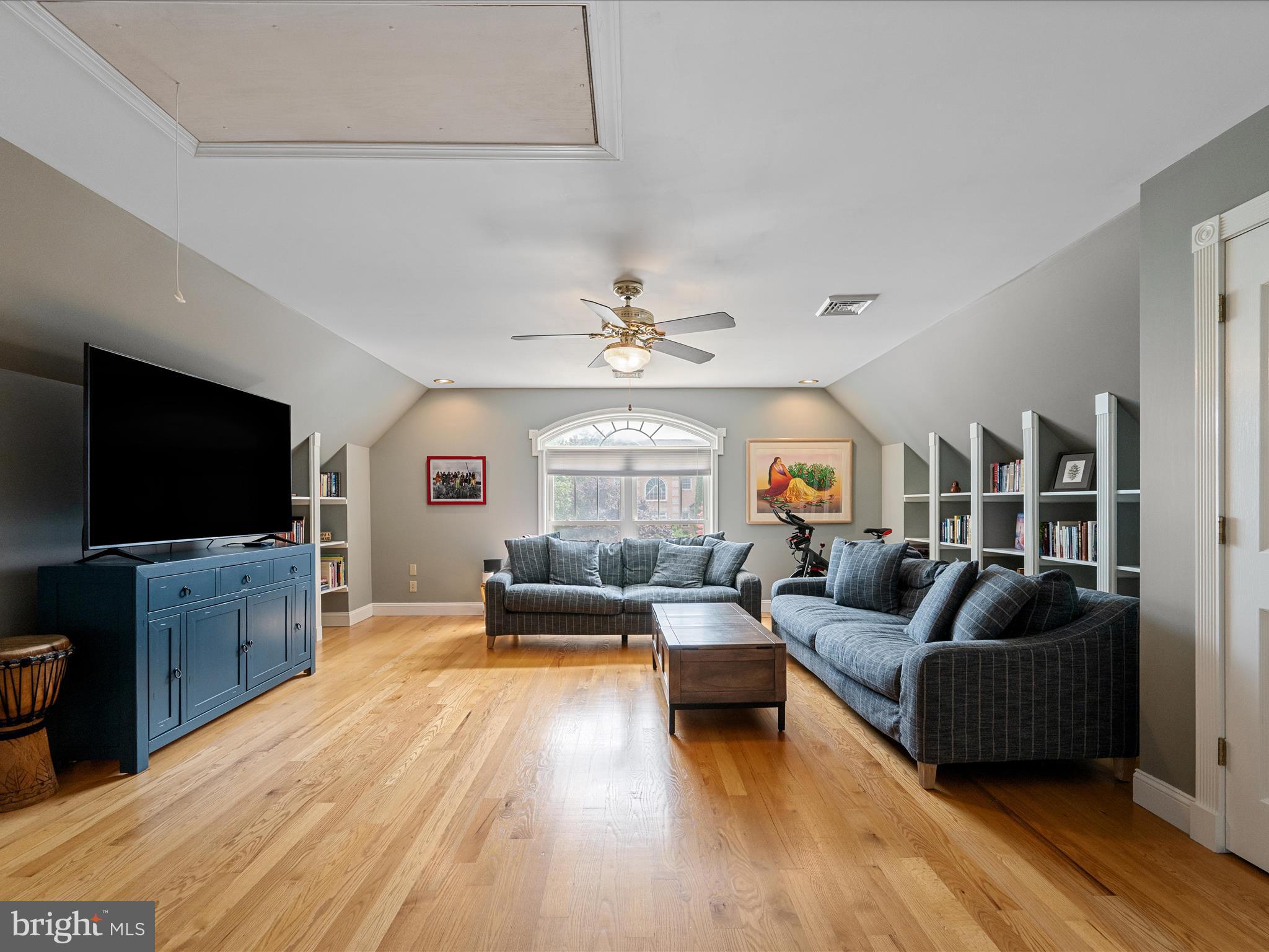 LOCUST HILL - Residential