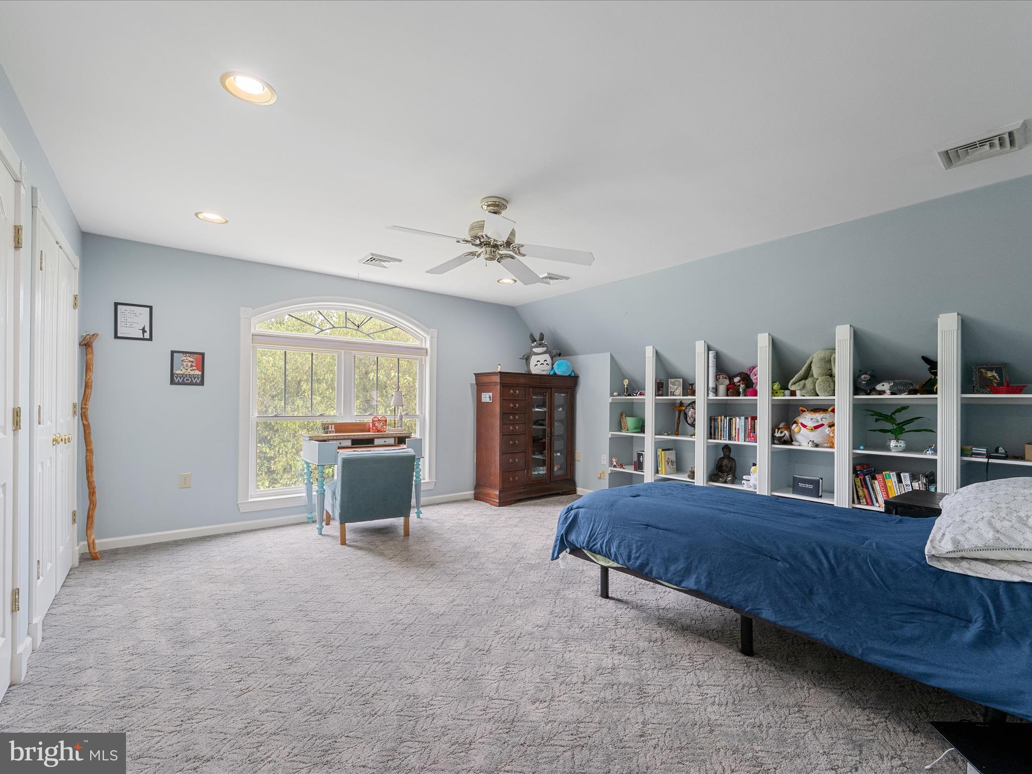 LOCUST HILL - Residential