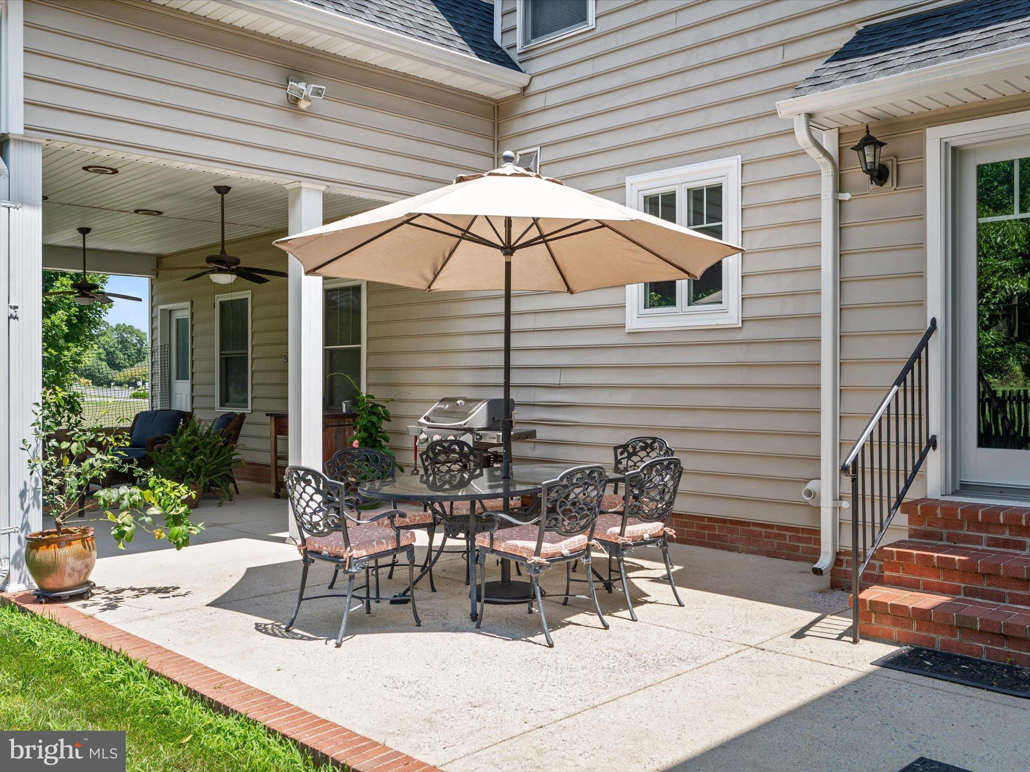 LOCUST HILL - Residential