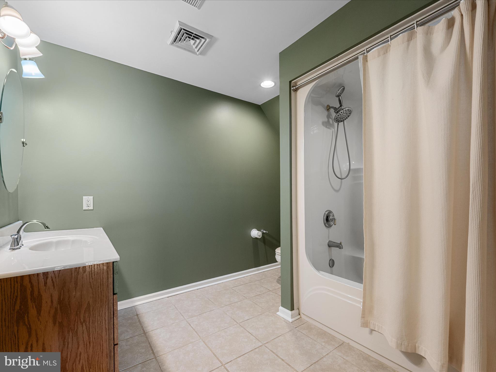 LOCUST HILL - Residential