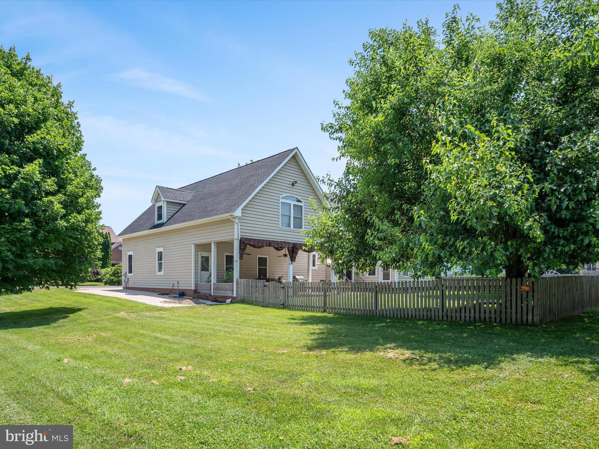 LOCUST HILL - Residential