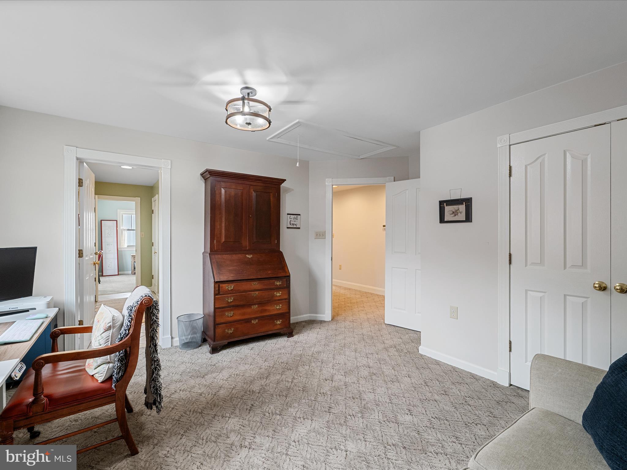 LOCUST HILL - Residential