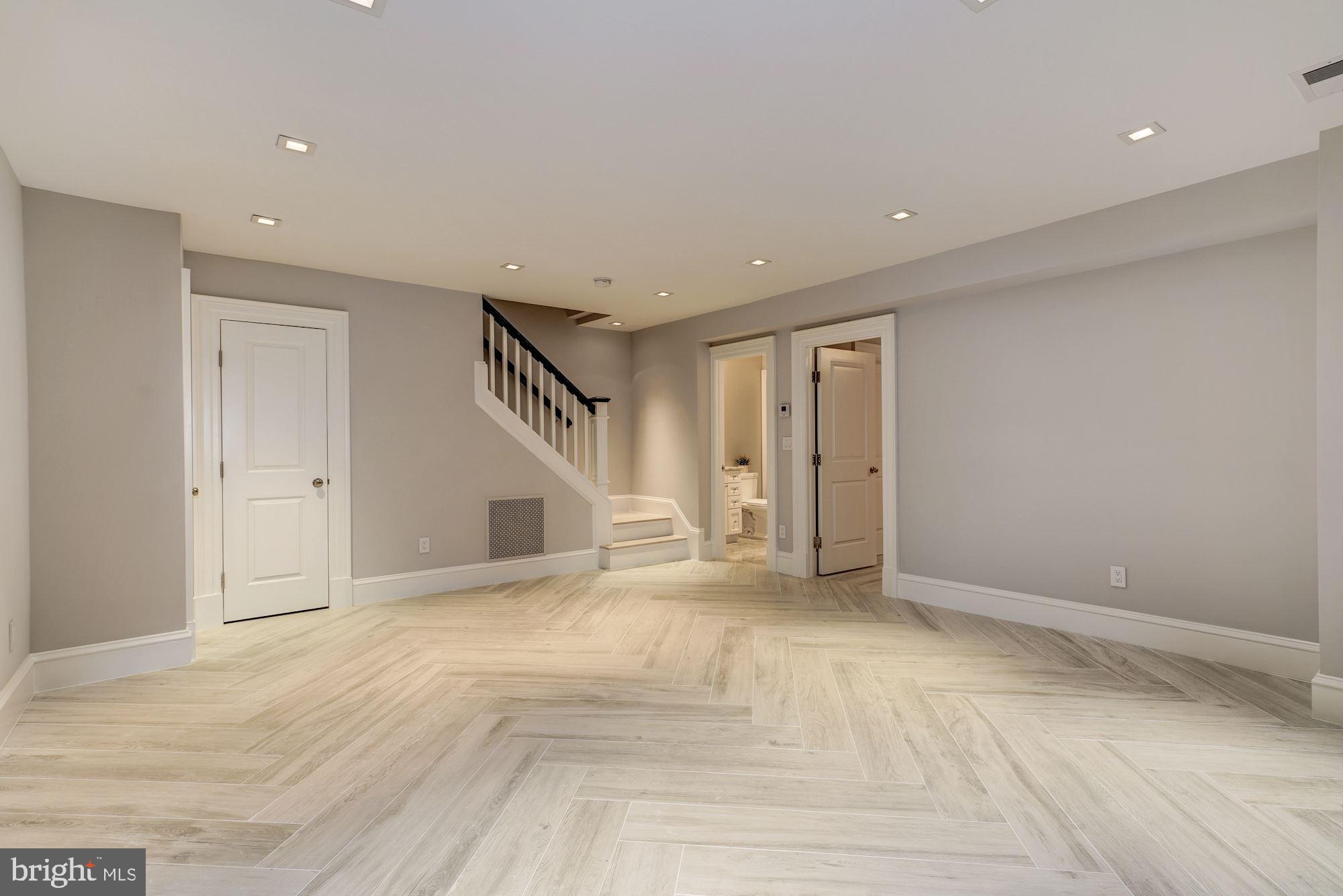 GEORGETOWN - Residential