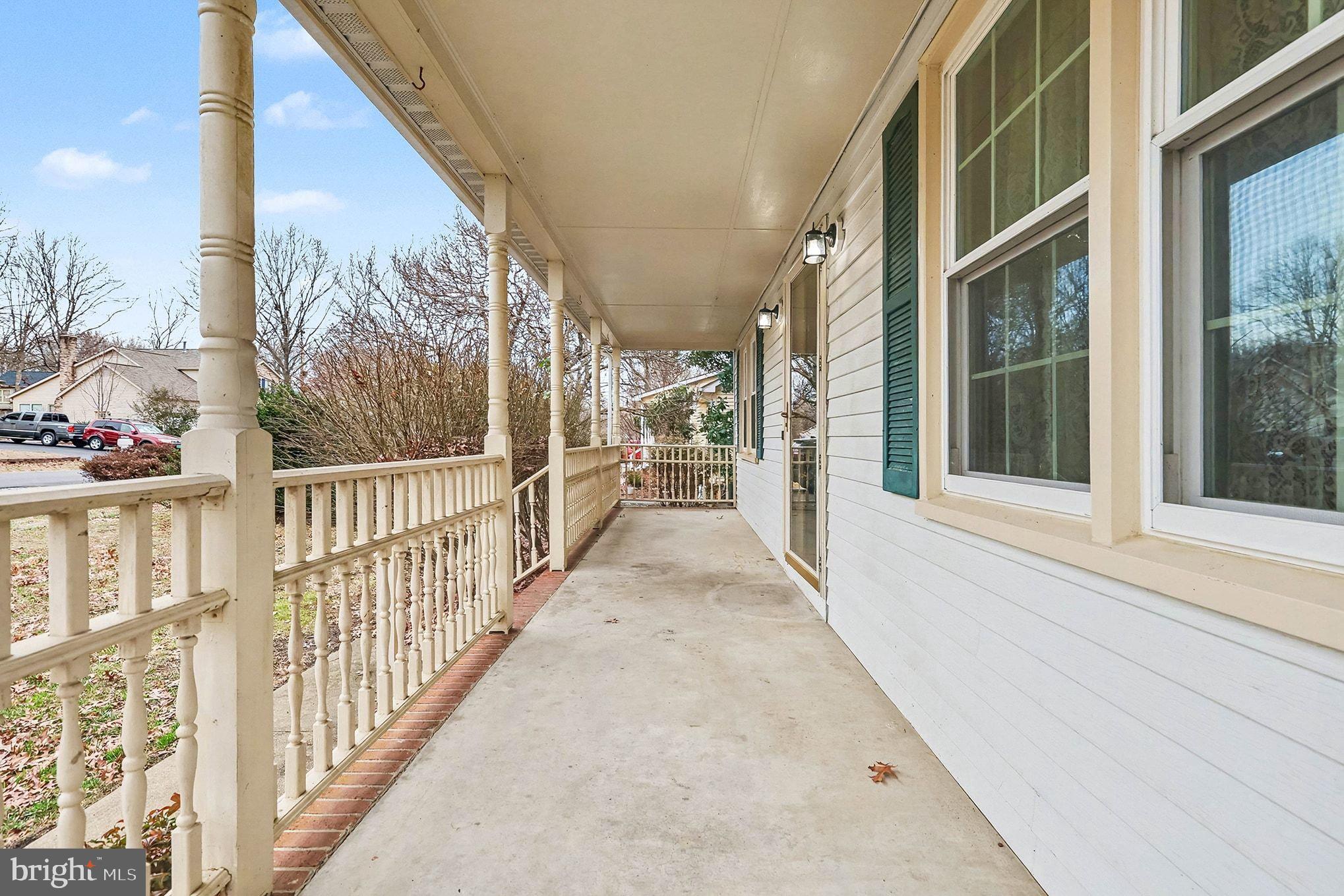 5306 LEAVELLS CROSSING DRIVE