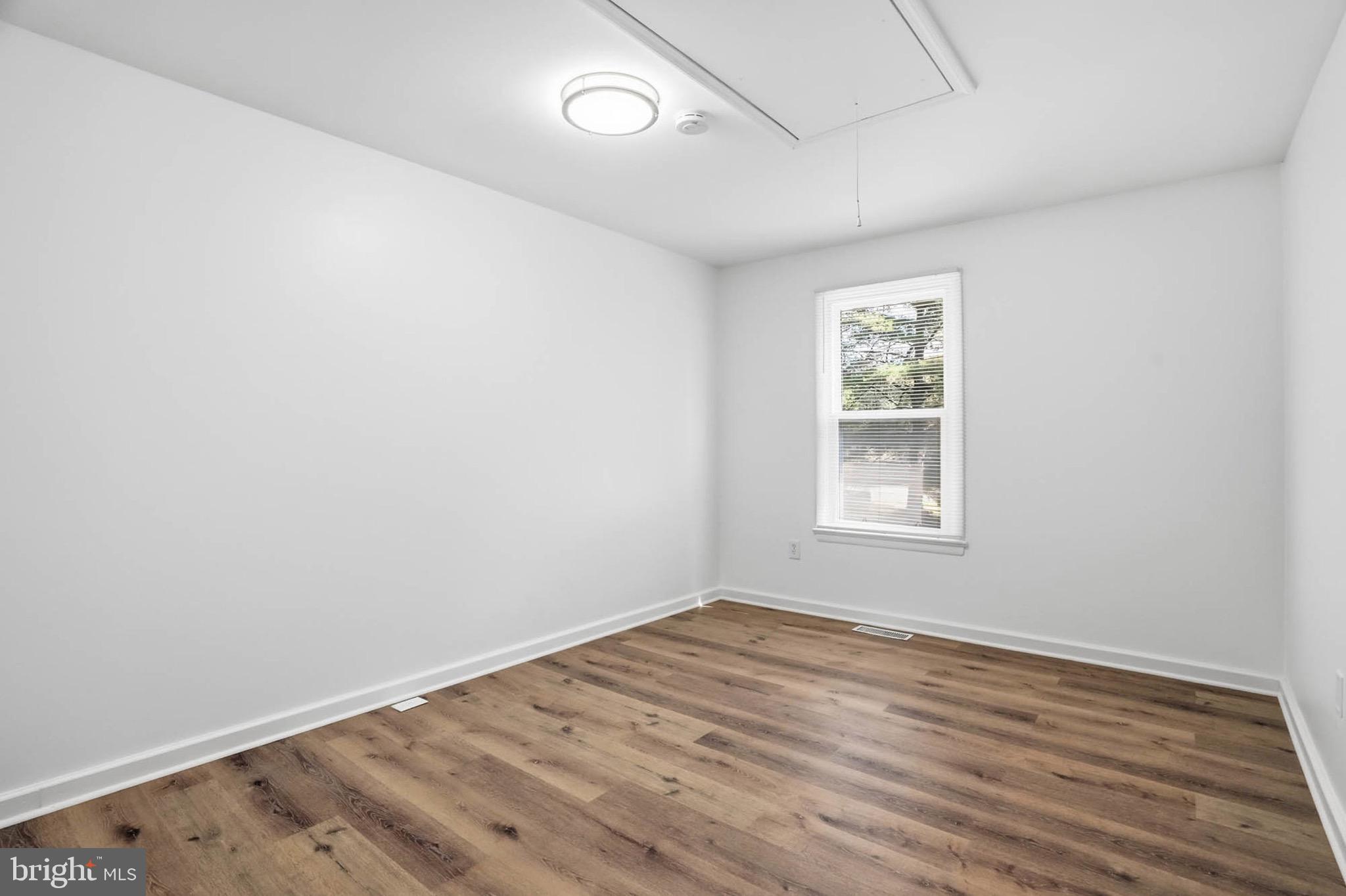 WHISPERING WOODS - Residential Lease