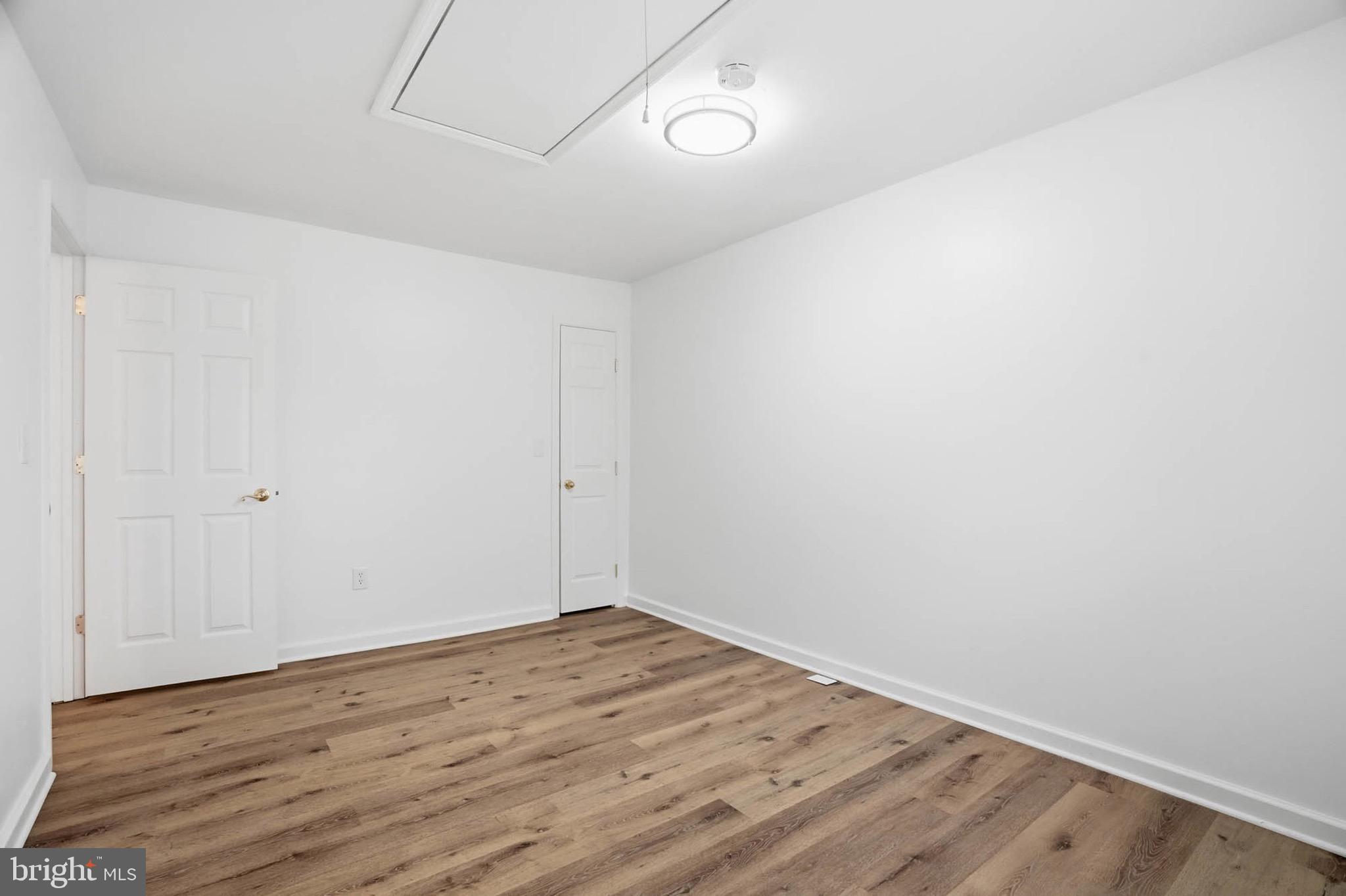 WHISPERING WOODS - Residential Lease