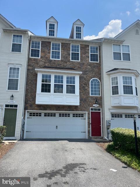 One of the largest townhouses in the area! Fresh paint, new kitchen cabinets, all kitchen appliances and sun room off kitchen, patio in rear, master bedroom with sitting area and 2 car garage.
Available now, schedule a viewing today!