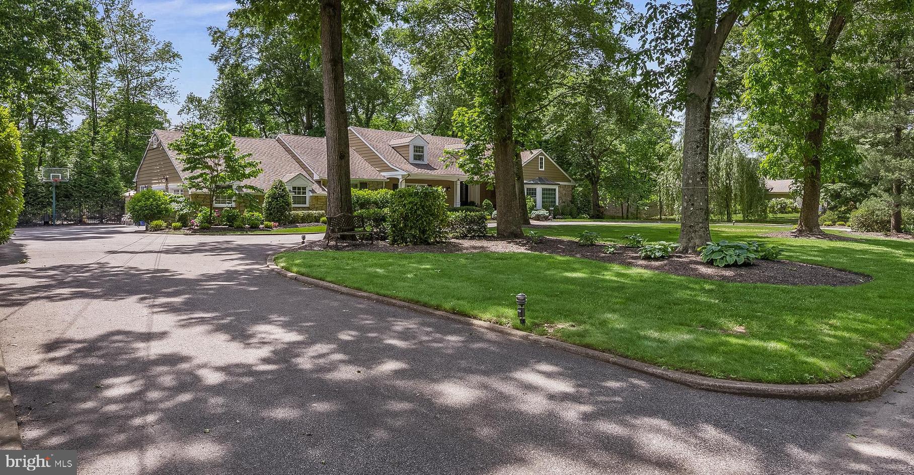 21 ROBIN ROAD