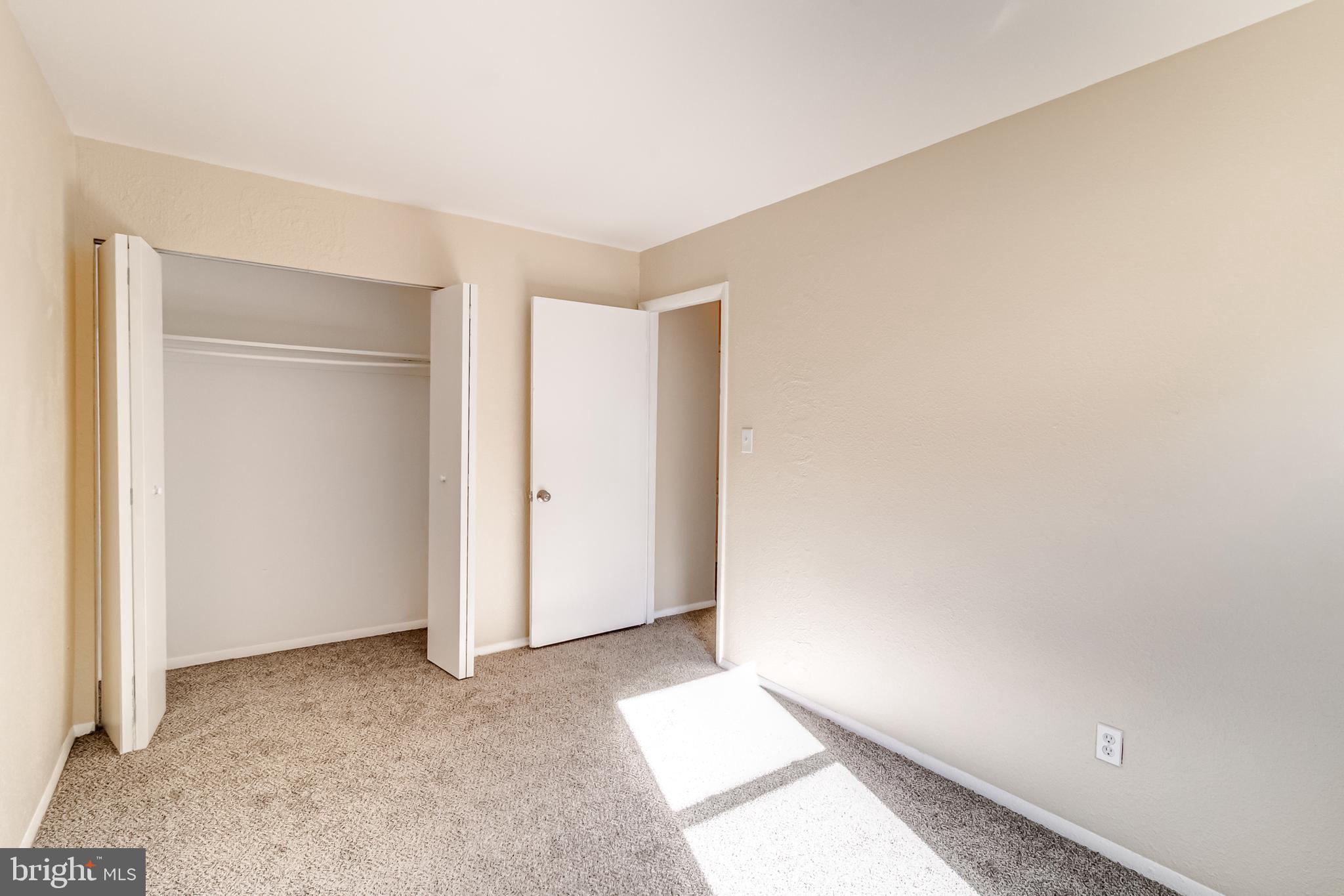 EDGEWATER VILLAGE - Residential