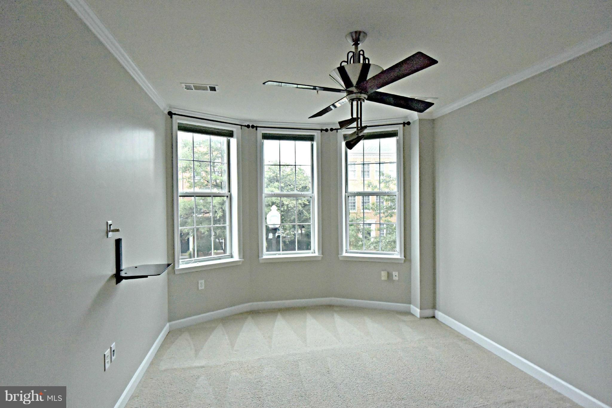 CAMERON STATION - Residential