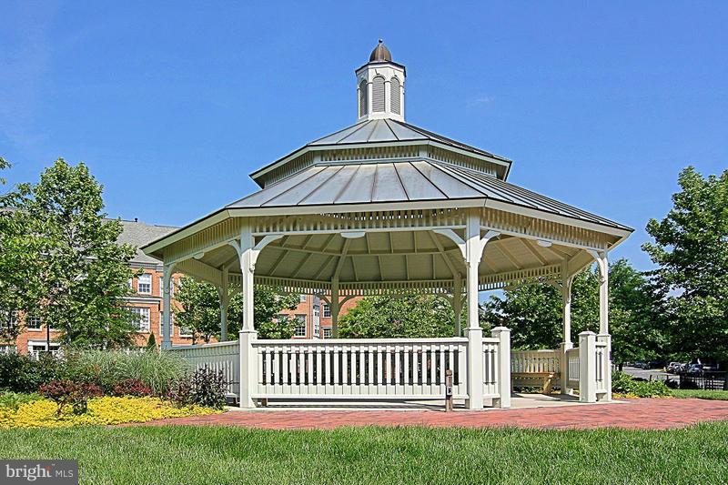 CAMERON STATION - Residential