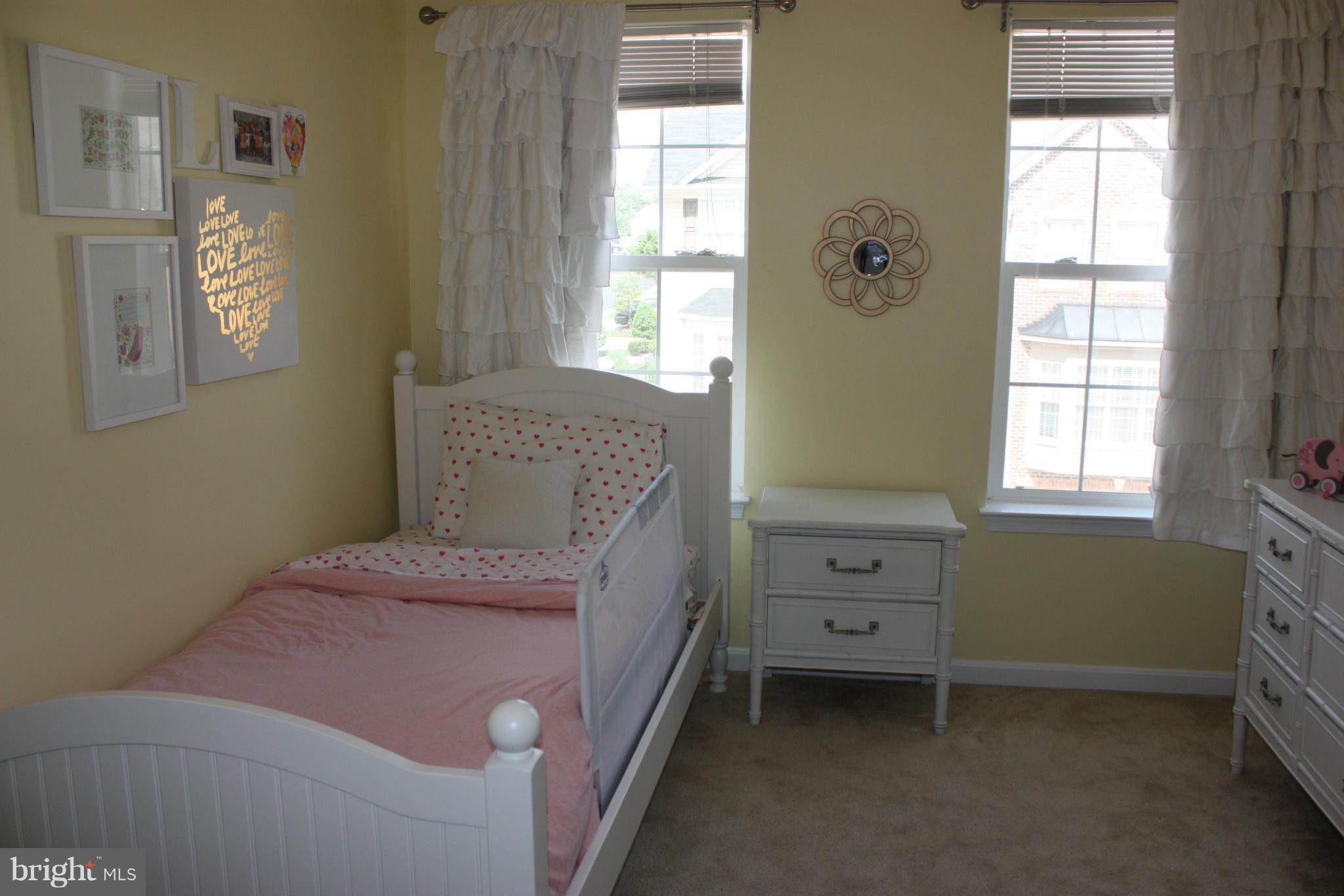 KENWOOD TOWNES - Residential Lease