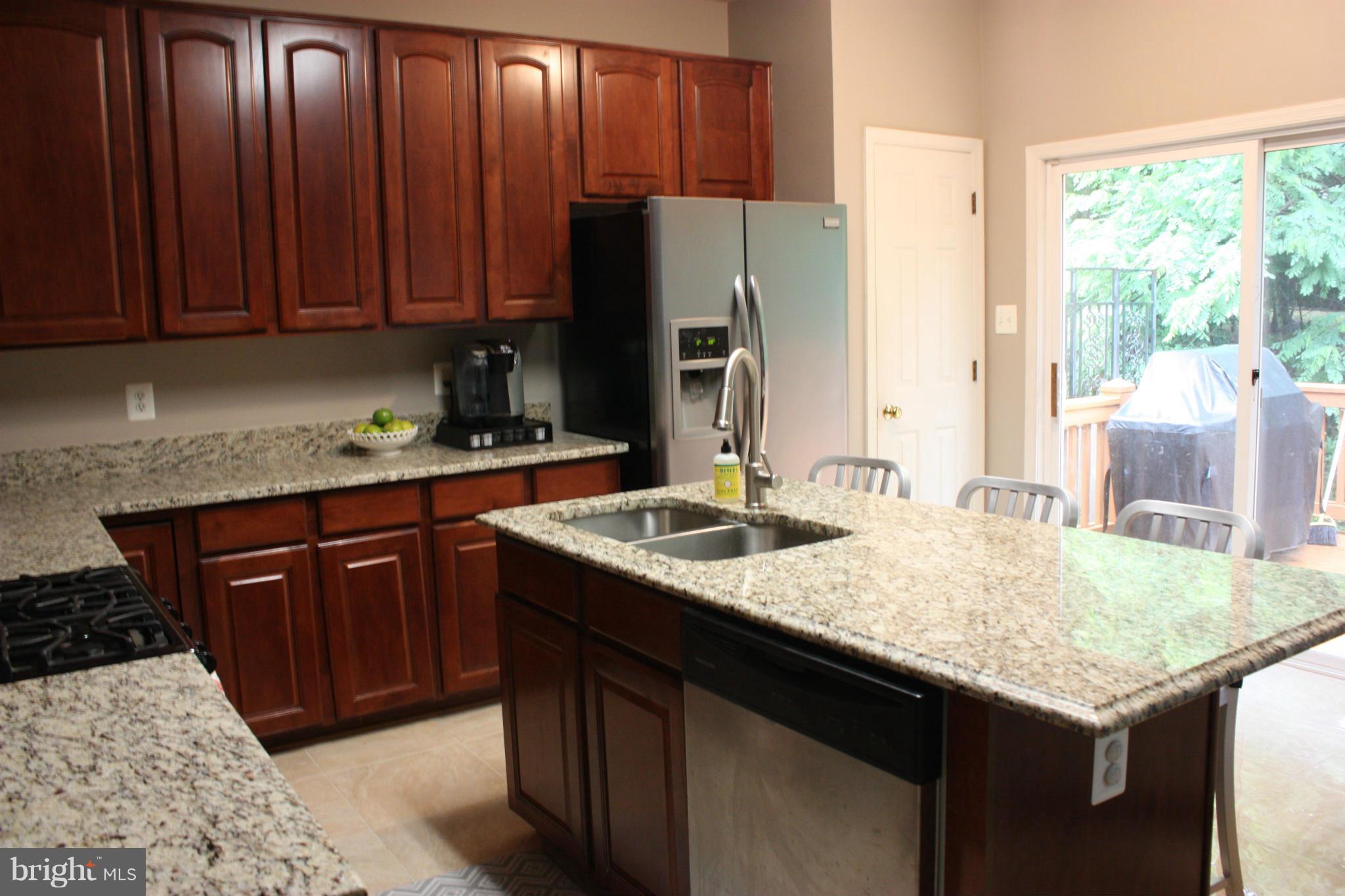 KENWOOD TOWNES - Residential Lease