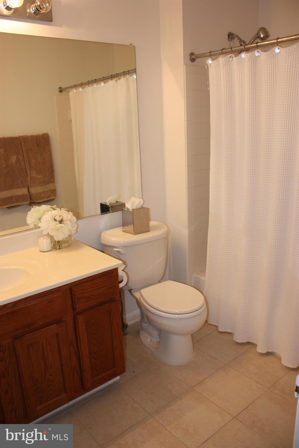 KENWOOD TOWNES - Residential Lease