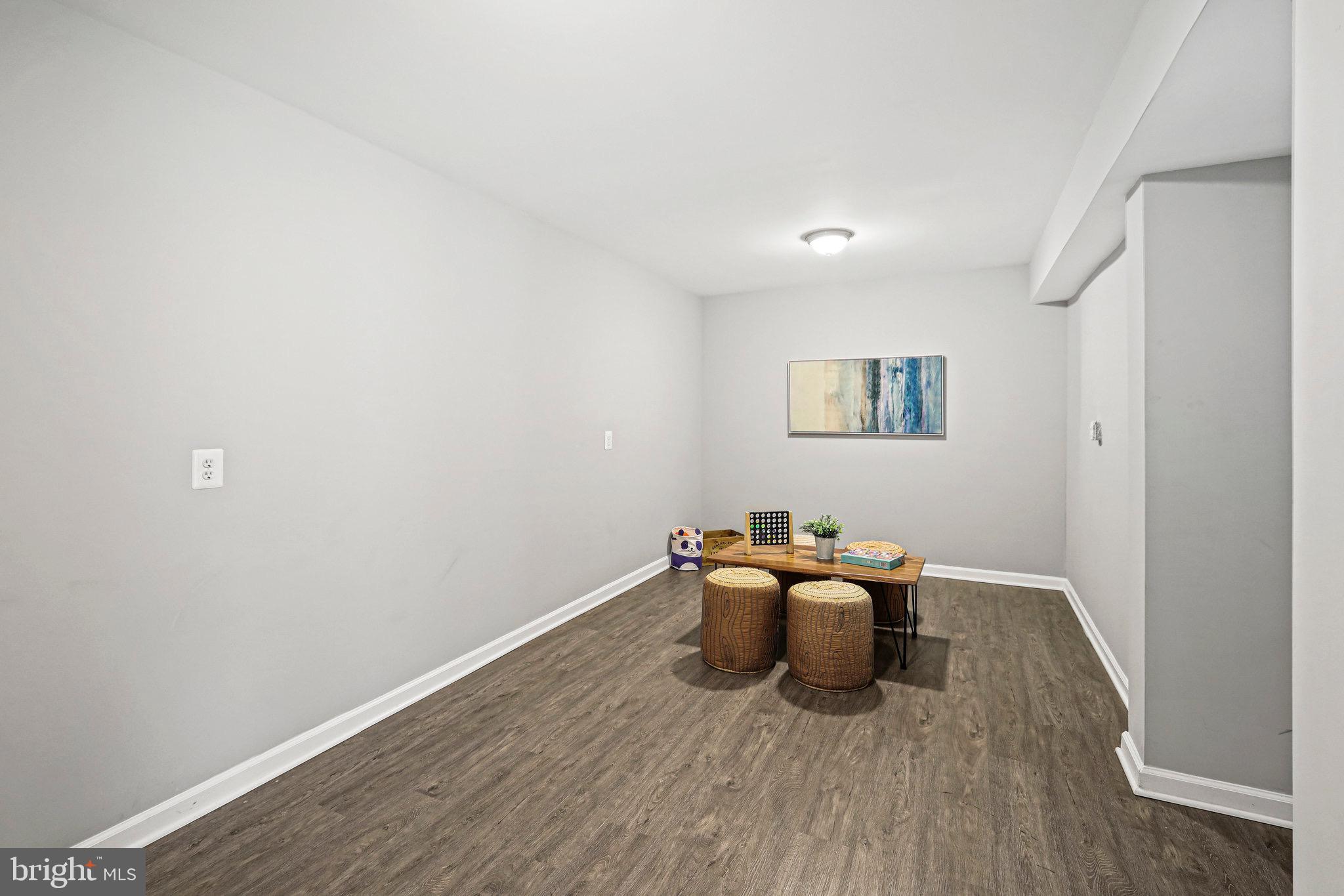 STONEYBROOKE - Residential