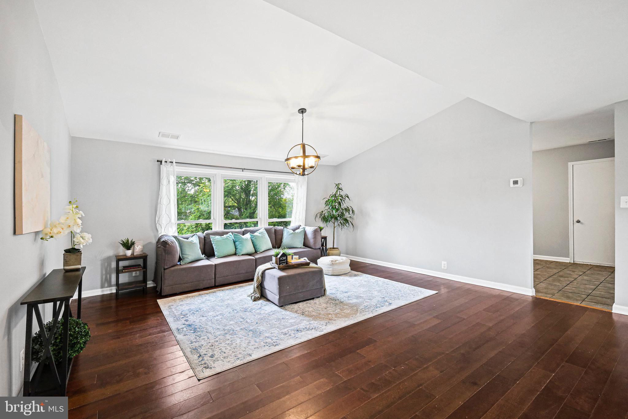 STONEYBROOKE - Residential